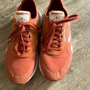 Reebok Classic Nylon SP Sneaker-Women’s size 7.5